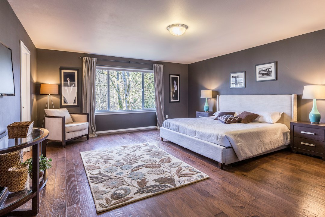 Modern bedroom with mattress for U.S. mattress pricing